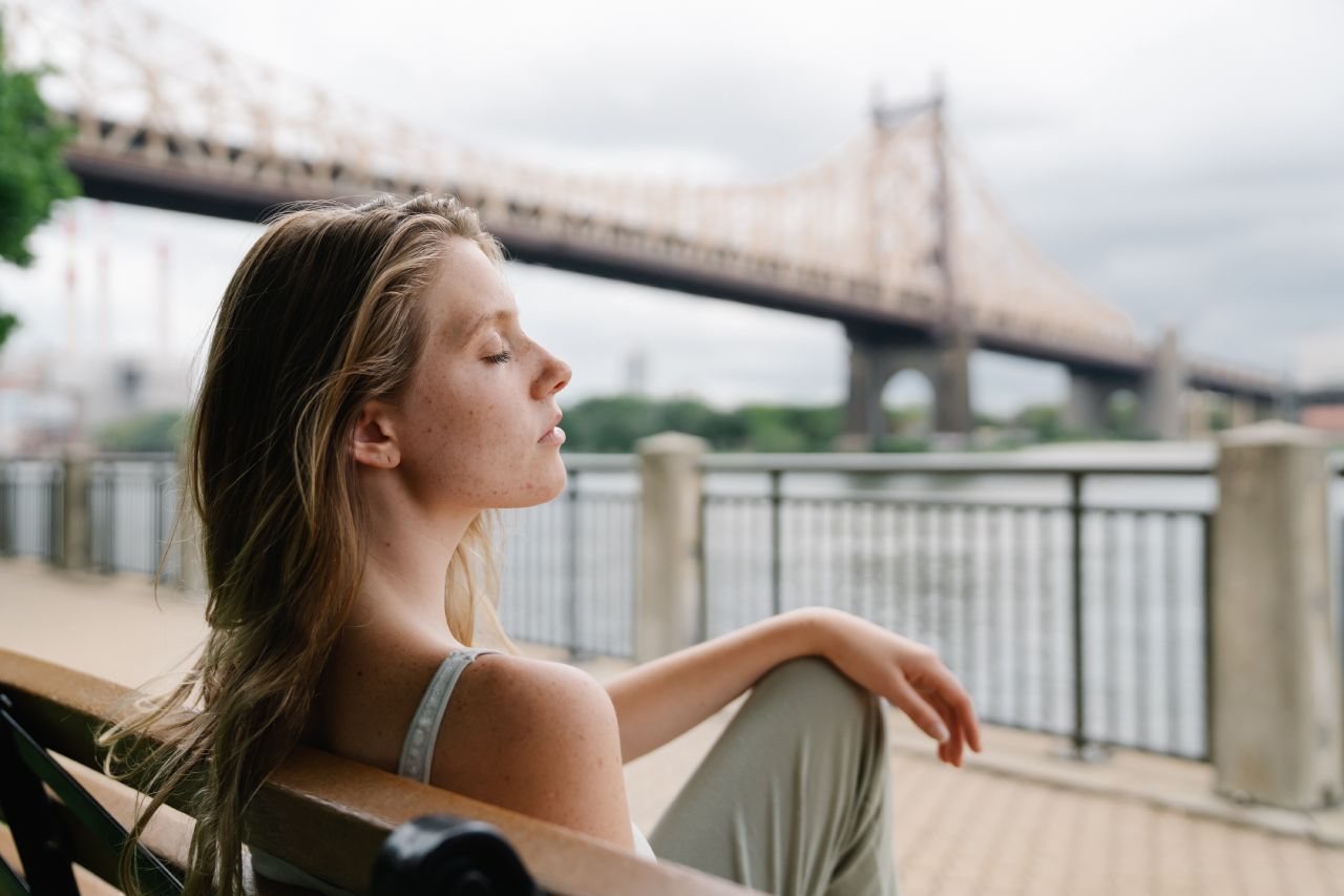Les causes de la sécheresse oculaire et les traitements pour la soulager